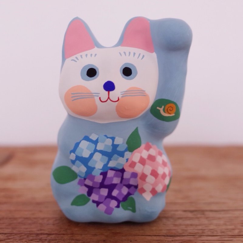 Lucky Cat Hydrangea pattern left hand beckoning - Stuffed Dolls & Figurines - Paper 