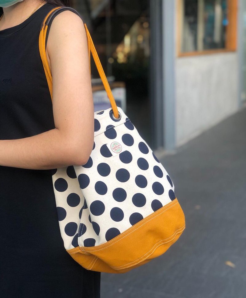 Mustard Polka Dot Canvas Bucket Bag w/ Strap Leather Handles - 手提包/手提袋 - 棉．麻 黃色