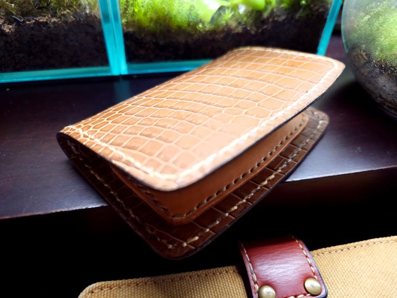 GWC Cao Shimu hand-made genuine leather hand-stitched crocodile embossed business card holder/ticket card holder/pocket wallet - Card Holders & Cases - Genuine Leather Brown