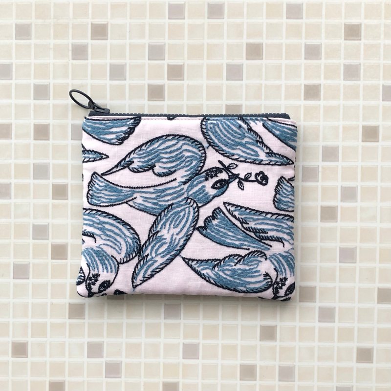 mina perhonen handmade bird pattern lavender mini pouch small size following day - กระเป๋าเครื่องสำอาง - ผ้าฝ้าย/ผ้าลินิน สีม่วง