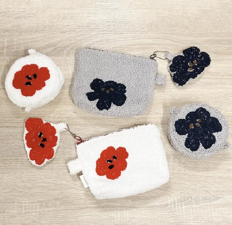 Embroidered wool small bag set - กระเป๋าใส่เหรียญ - ผ้าฝ้าย/ผ้าลินิน 