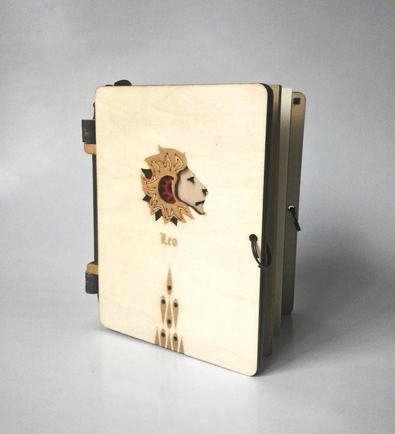 横暴なライオンの臓器収納ルーズリーフ本 - ノート・手帳 - 木製 