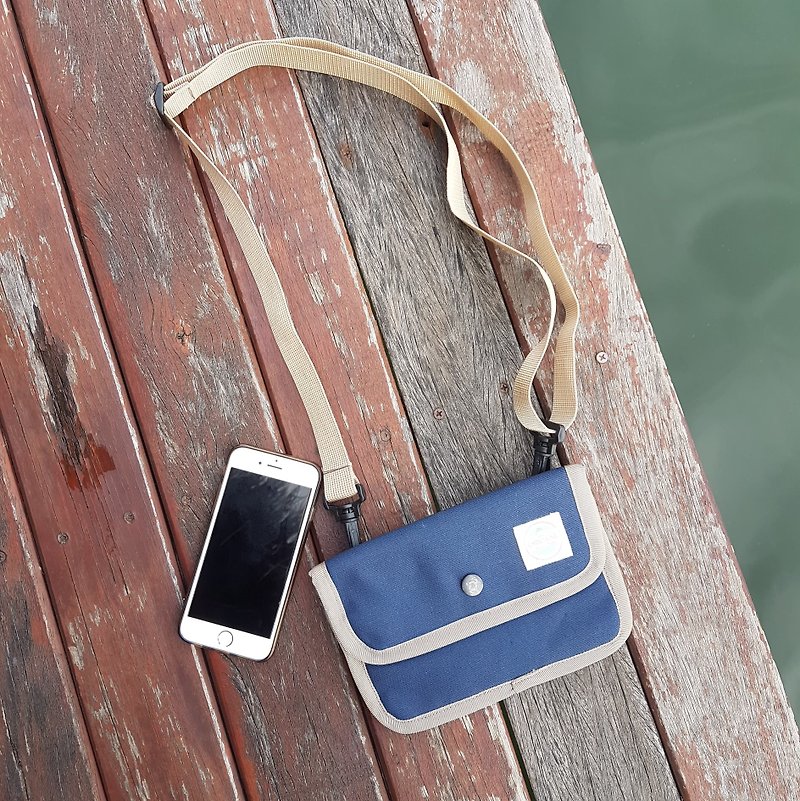 Navy Canvas Passport Bag / clutch / small wallet - กระเป๋าแมสเซนเจอร์ - ผ้าฝ้าย/ผ้าลินิน สีน้ำเงิน