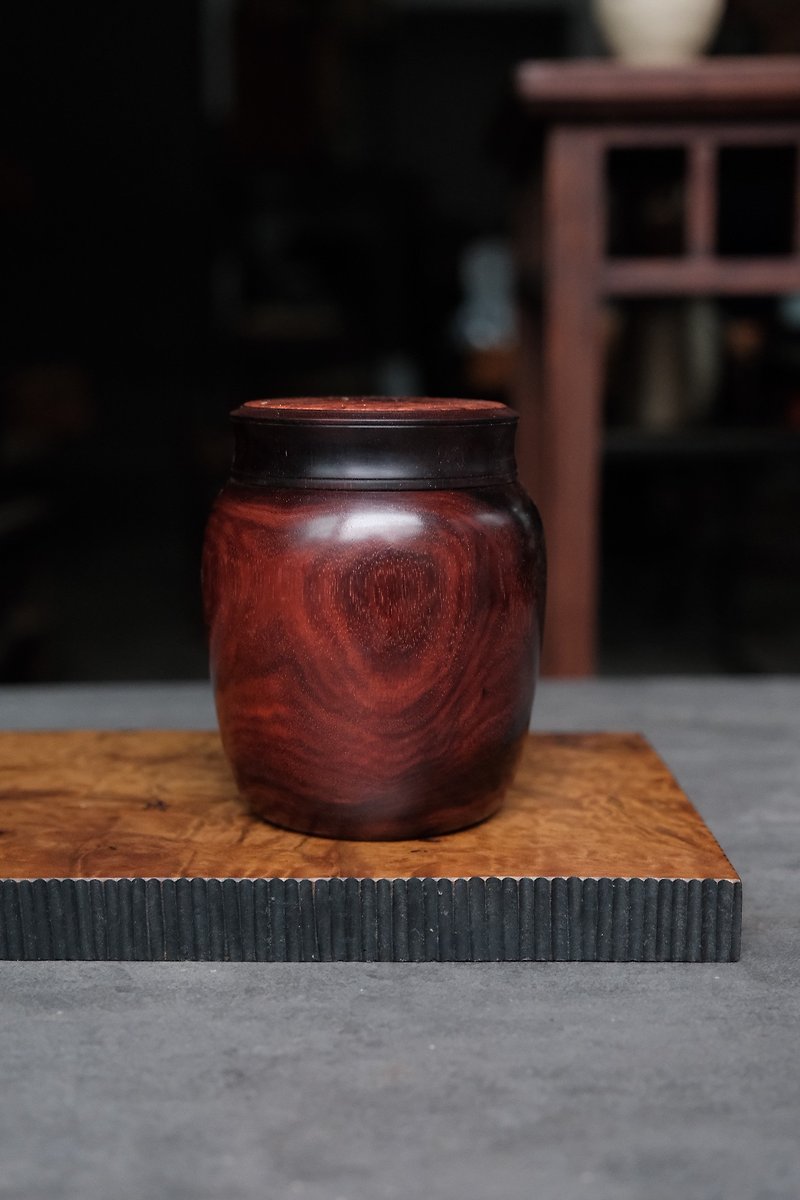 Tea pot tea set blood sandalwood whole wood production height 12 diameter 11cm - Other - Wood 