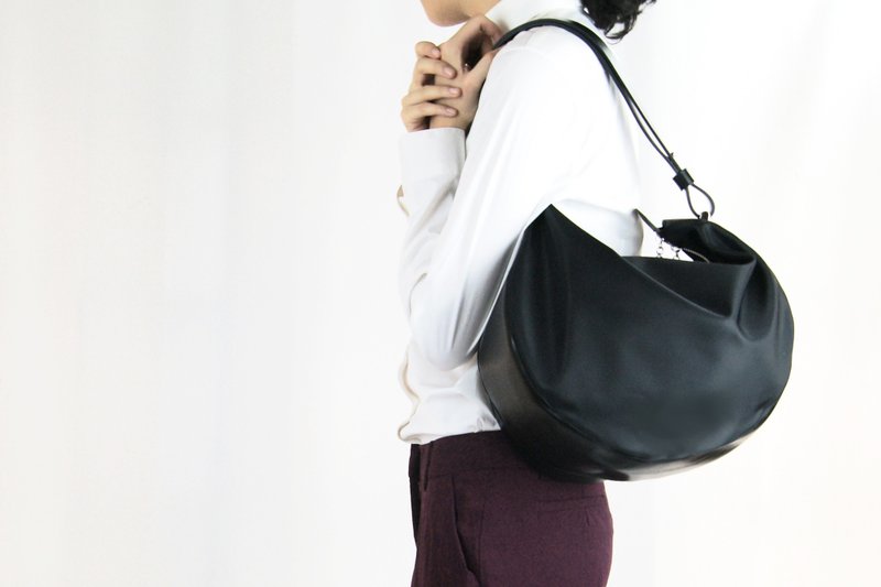 Row Bag - Convertable CrossbodyBag ToteBag ShoulderBag In Black - 手提包/手提袋 - 真皮 黑色