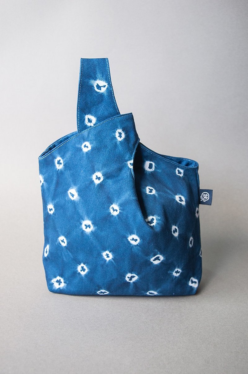 Simple Blue Dye Bag - Japanese Style Circle Wind - กระเป๋าถือ - ผ้าฝ้าย/ผ้าลินิน สีน้ำเงิน