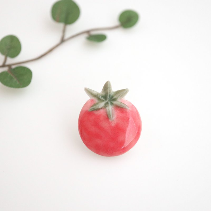 Tomato pin brooch - 胸針 - 瓷 紅色