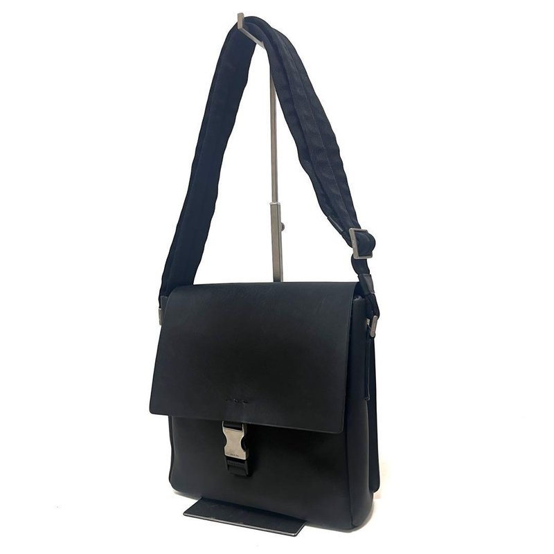 本物 Prada プラダ ショルダーバッグ レザー ブラック 黒 メンズ 斜め掛け V177 美品 中古 - 側背包/斜背包 - 真皮 黑色