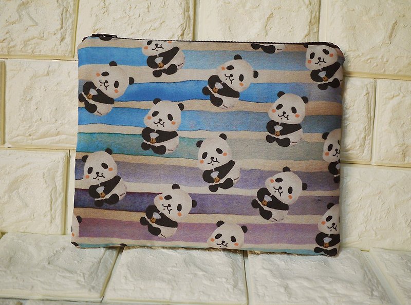 Cosmetic bag pencil case sundries bag panda drink pearl milk tea panda bubble tea - กระเป๋าเครื่องสำอาง - ผ้าฝ้าย/ผ้าลินิน สีดำ
