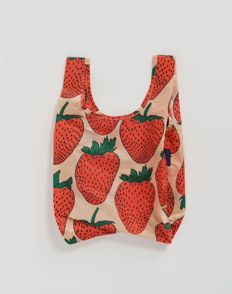 BAGGU Eco-friendly Storage Shopping Bag-Small Size-Strawberry - กระเป๋าถือ - วัสดุกันนำ้ สีแดง