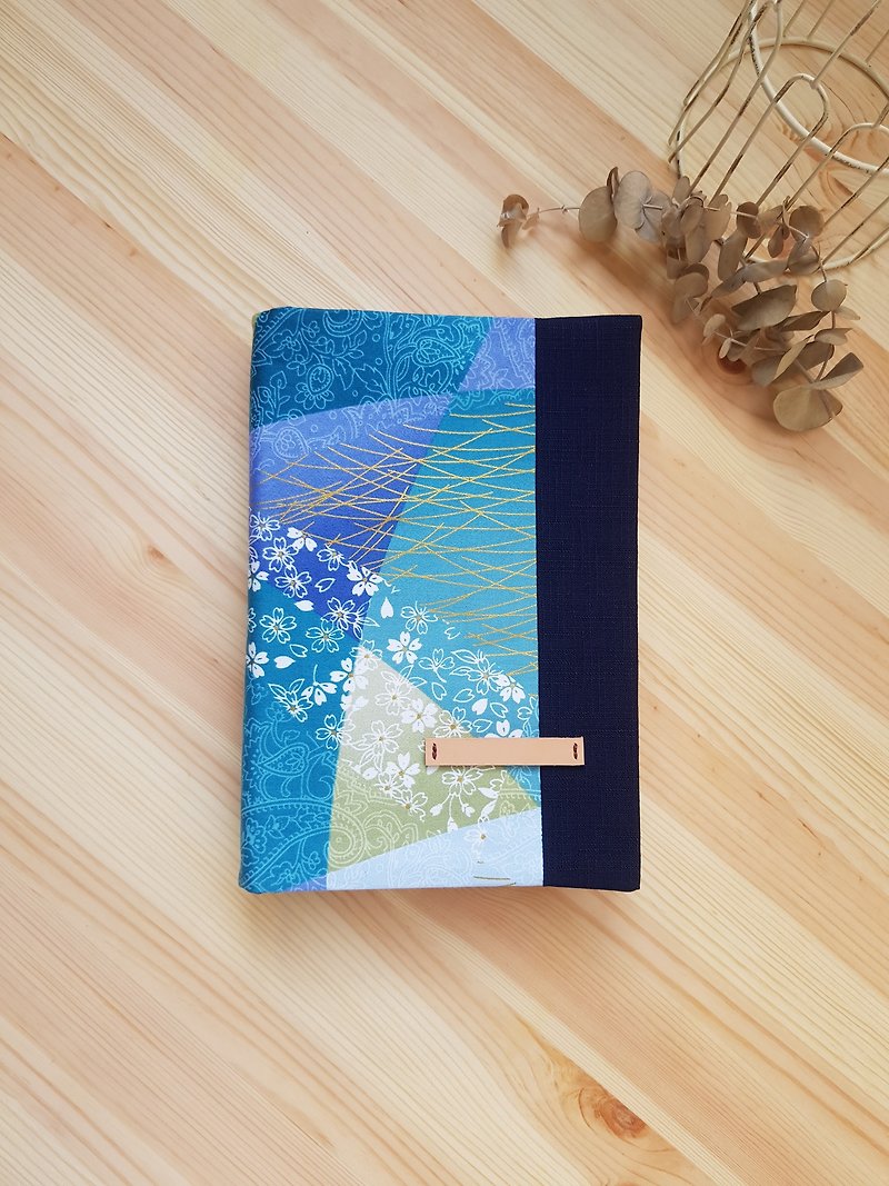 A5 / 25K Cloth Book Adjustable book cover and wind (left turn) - Notebooks & Journals - Cotton & Hemp Multicolor