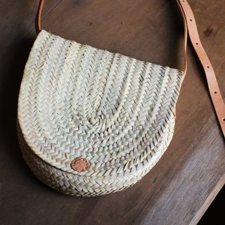 OMAKE Select Coconut Leaf Braided Shoulder Bag