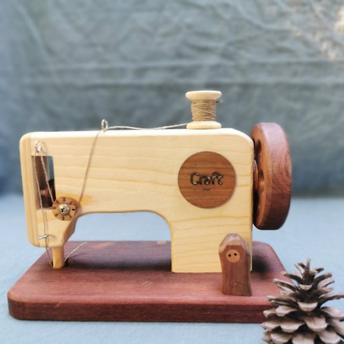 141 Social Enterprise Wooden sewing machine : Papa