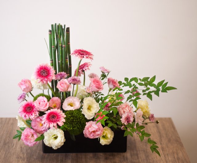 Elegant Japanese style pink table flowers