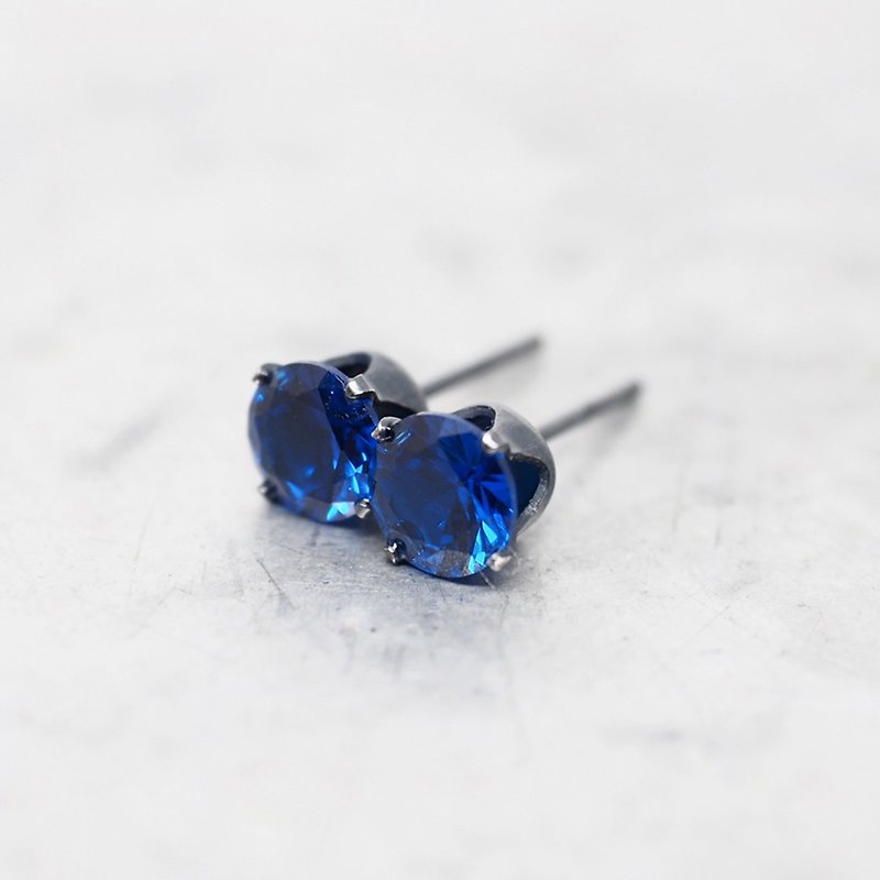 Blue Spinel Black Stud Earrings - Black Sterling Silver - 6mm Round - ต่างหู - โลหะ สีน้ำเงิน
