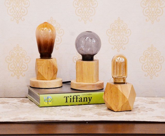 ライトインダストリアルスタイル木製シングルランプヘッドテーブル