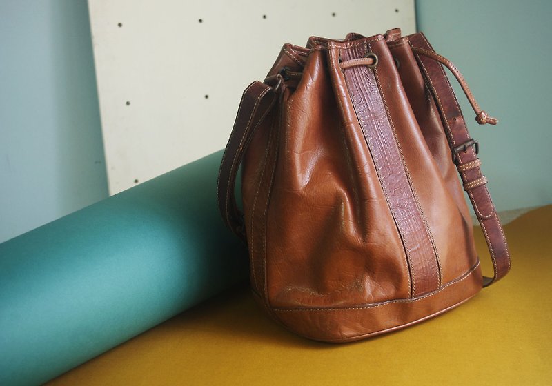 Antique bag - kraft caramel large bucket bag - Messenger Bags & Sling Bags - Genuine Leather Brown