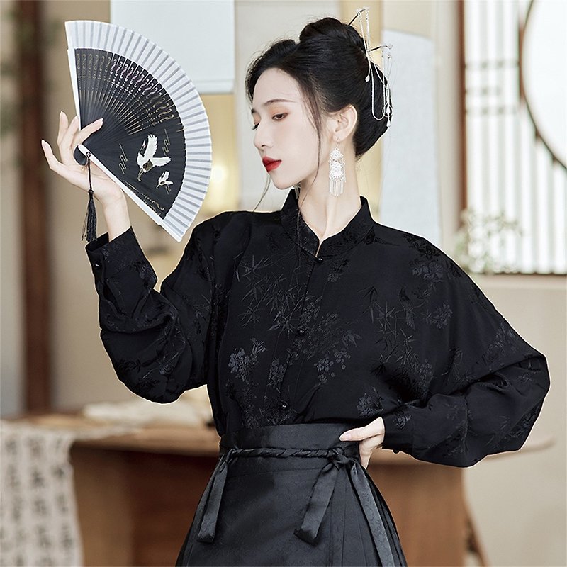 Jet black long-sleeved shirt New Chinese style black aircraft sleeve jacquard design Hanfu shirt - เสื้อเชิ้ตผู้หญิง - เส้นใยสังเคราะห์ สีดำ