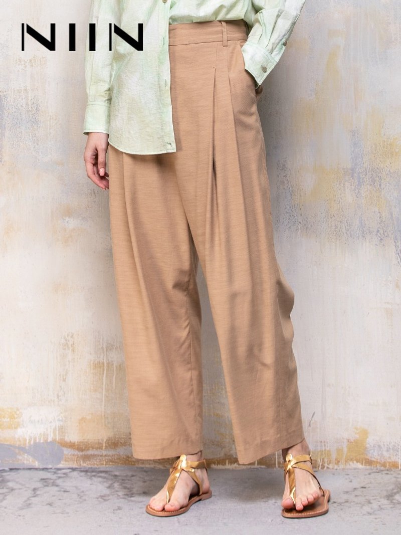 Versatile casual commuting pleated airy coffee color wide-leg pants - กางเกงขายาว - วัสดุอื่นๆ สีนำ้ตาล