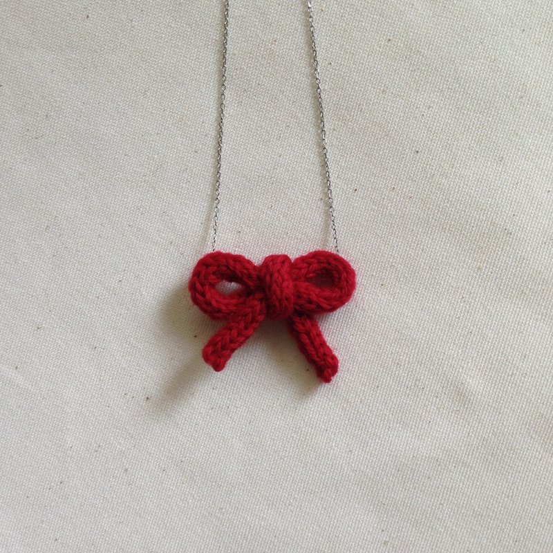 Xiao fabric - red bow knitting necklace - Necklaces - Wool Red