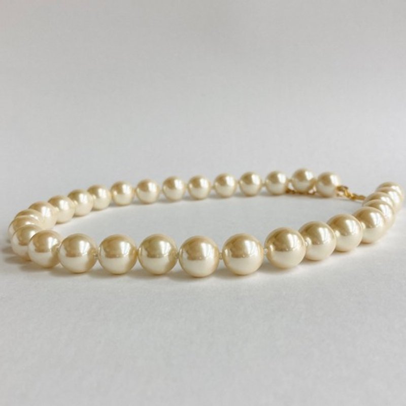 Resin pearl all knot necklace/12mm approx. 40cm+5cm/cream two-tone/made in Japan - Necklaces - Plastic Gold