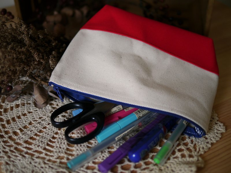 シンプルな化粧ポーチキナリ×赤×インディゴ-青天白日旗- - クラッチバッグ - その他の素材 ホワイト