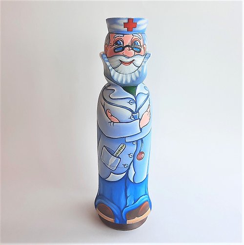 DonArtStudio Doctor wooden wine bottle case hand-painted – Medical themed gift bottle holder