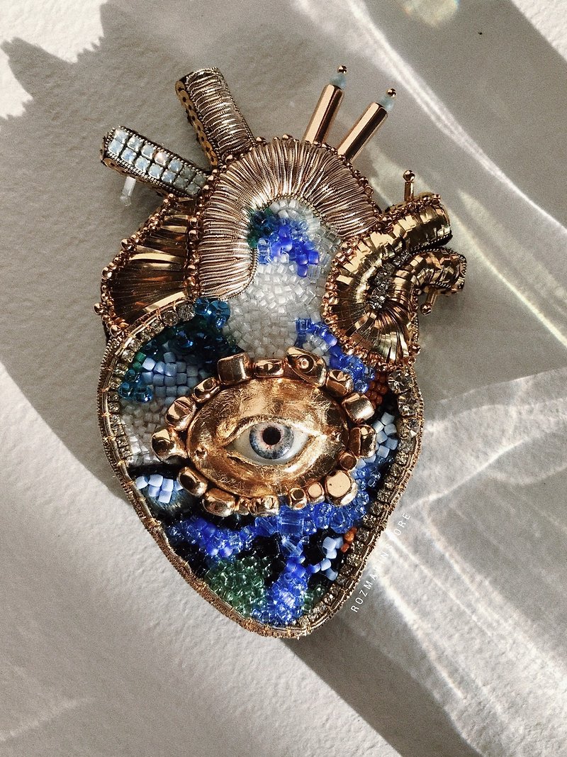 Brooch Anatomical Heart Eye Handmade Embroidered, Human Beaded Pin - Brooches - Thread Blue