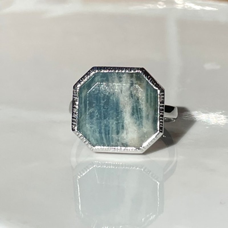 Pinkoi Proxy Purchase -  Aquamarine plated Silver SV925 ring with striking vertical line inclusions - General Rings - Gemstone 