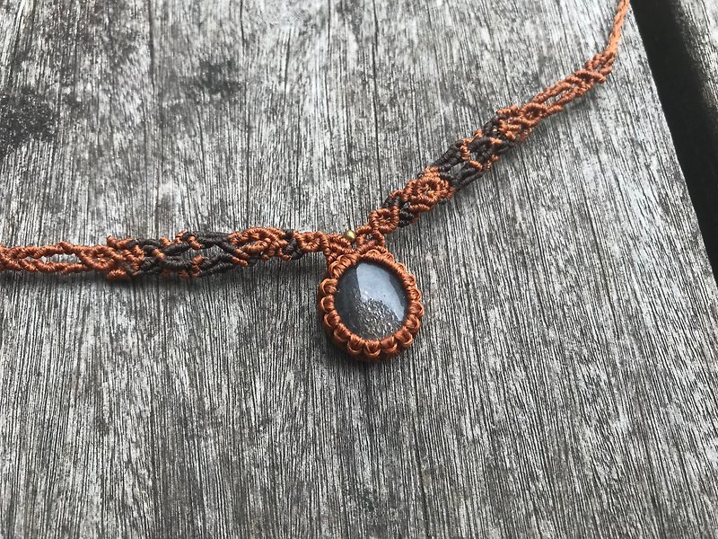 Black Stone Braided Necklace - สร้อยคอ - เครื่องประดับพลอย สีนำ้ตาล