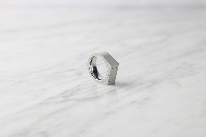 Tatami Ring (White) - แหวนทั่วไป - ปูน ขาว