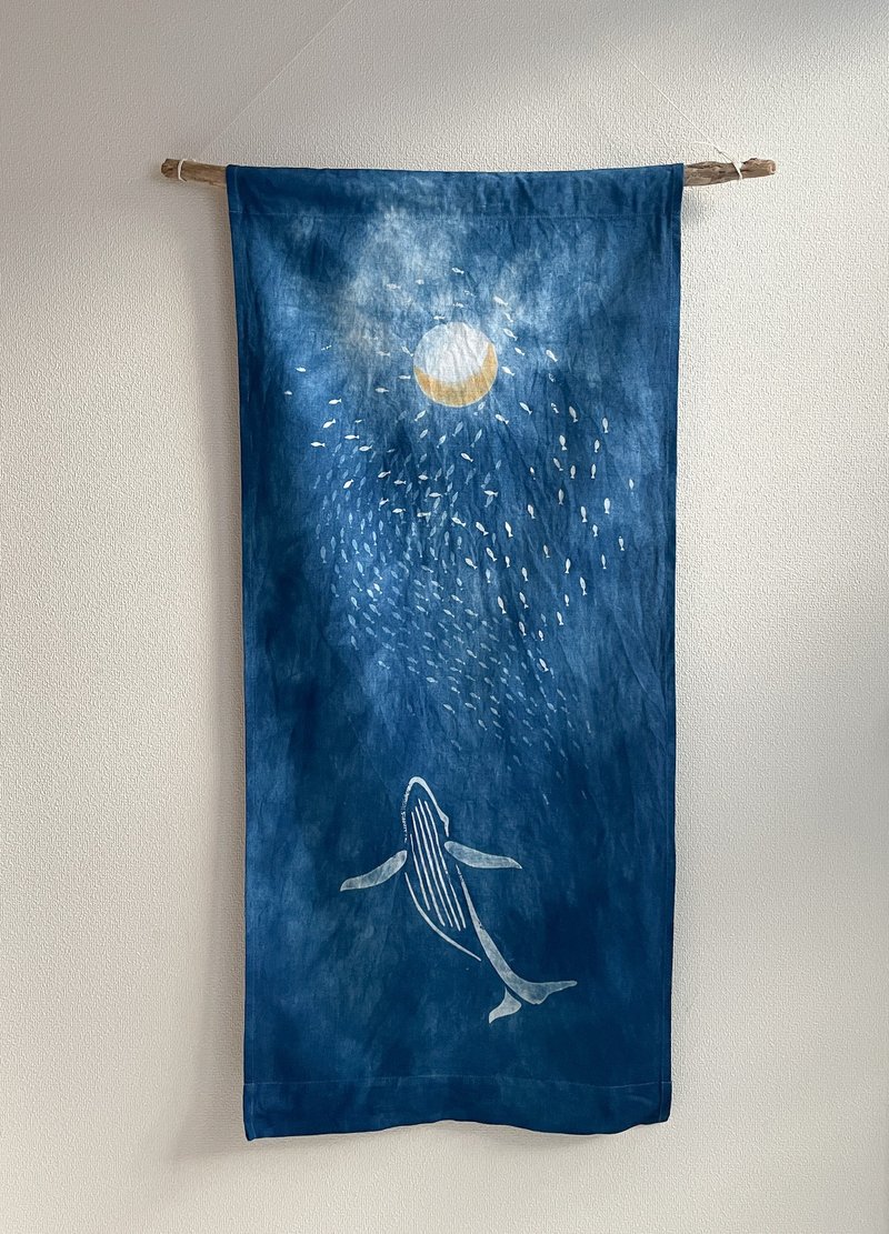 日本製 手染め Tapestry Sardine run, Whale & Moon 2 鰯鯨月 Indigo dyed 藍染 絞り shibori - 牆貼/牆身裝飾 - 棉．麻 藍色