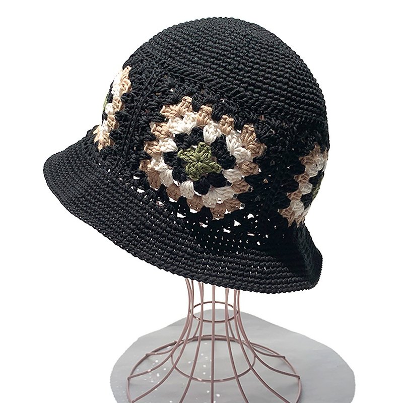 [Crochet Hat] Crochet Granny Bucket Hat BLACK×BEIGE - Hats & Caps - Cotton & Hemp Black