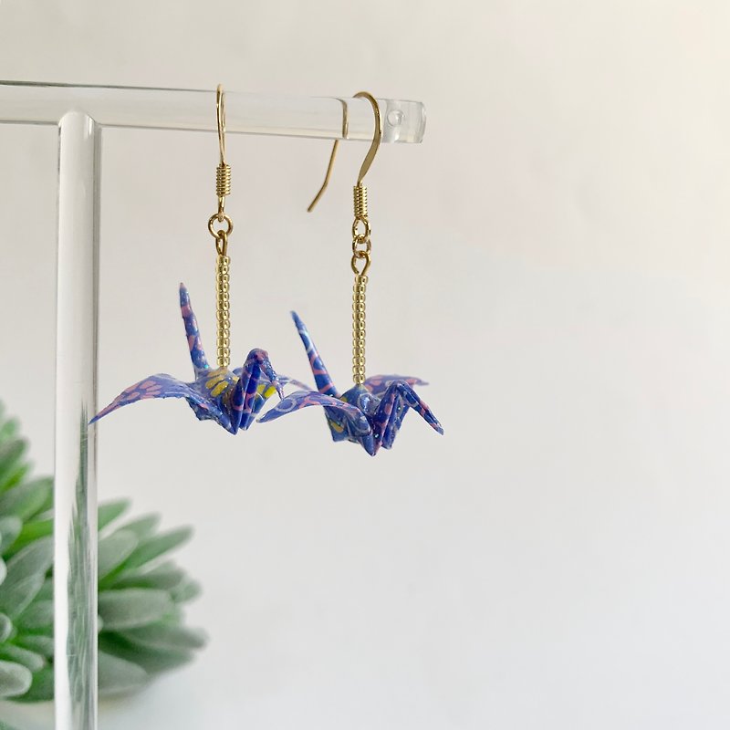 Japanese paper crane gold earring - ต่างหู - กระดาษ สีน้ำเงิน