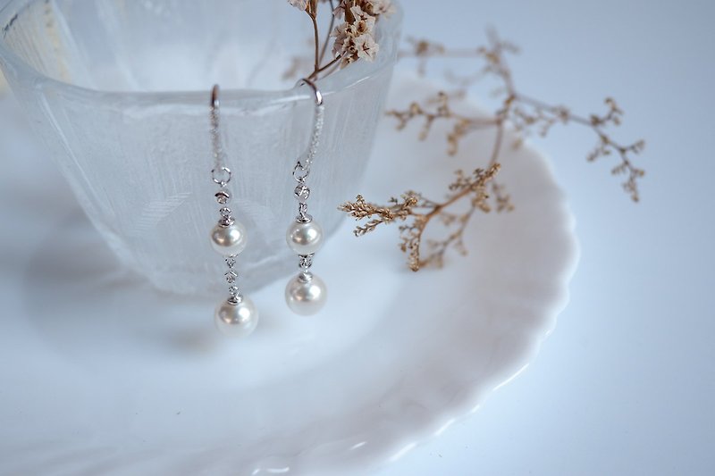 Statement dangle earrings with Swarovski Pearls - ต่างหู - เงินแท้ ขาว
