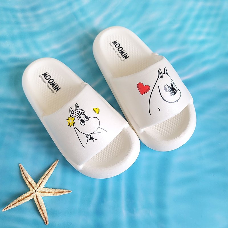 【Pinkoi x Moomin】Moomin and Snork Maiden Steamed bun Slippers - white - รองเท้าแตะ - วัสดุกันนำ้ ขาว