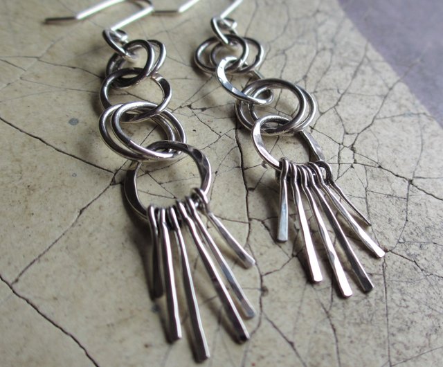 sway シルバーピアス - Shop artworks Pez Earrings & Clip-ons - Pinkoi