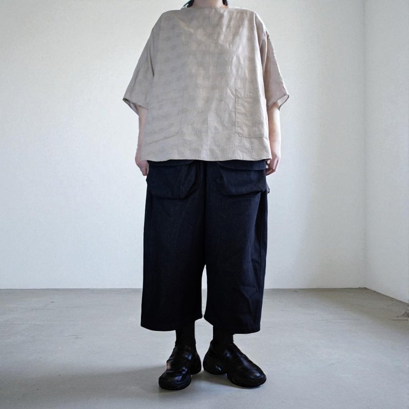奶茶緹花刺繡圓領上衣 - 女 T 恤 - 棉．麻 卡其色