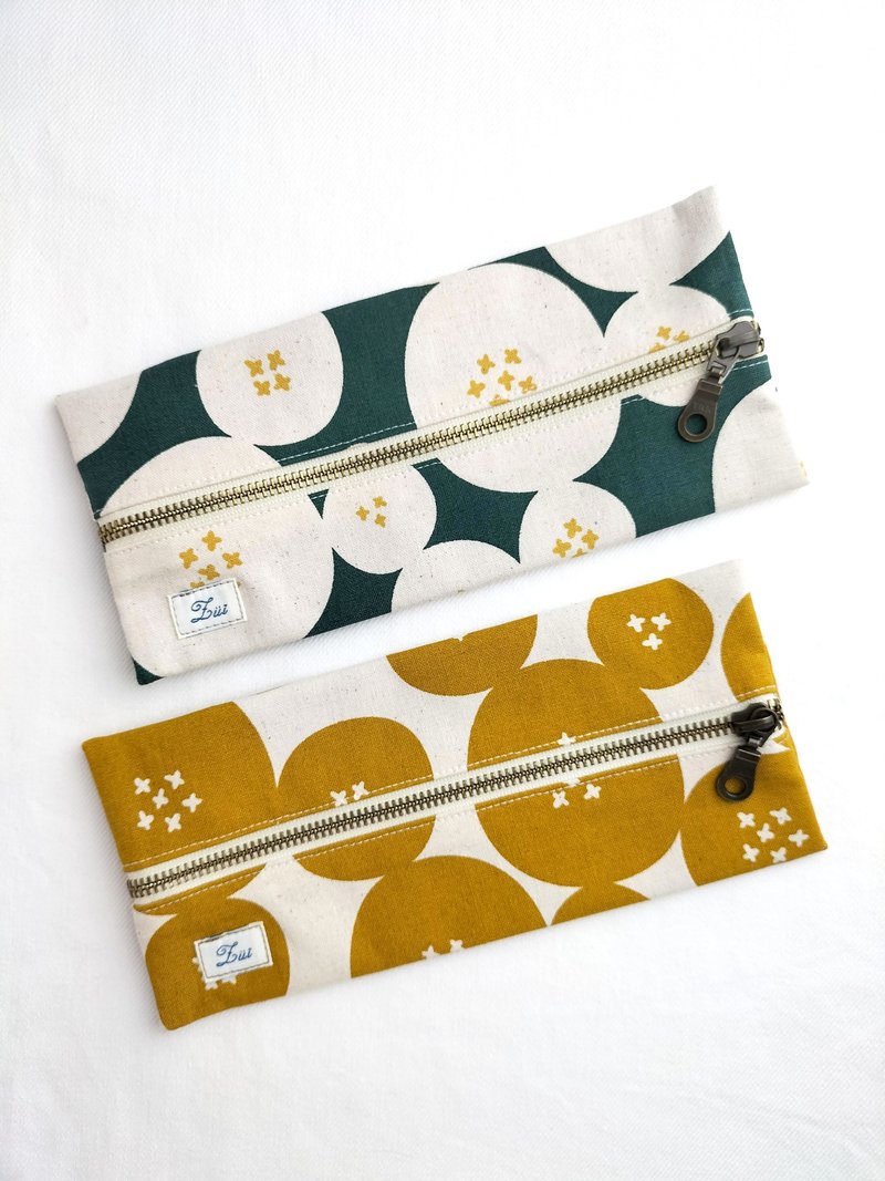 Long storage bag/pencil bag/cutlery bag/red bean bread (khaki, green) - Toiletry Bags & Pouches - Cotton & Hemp 