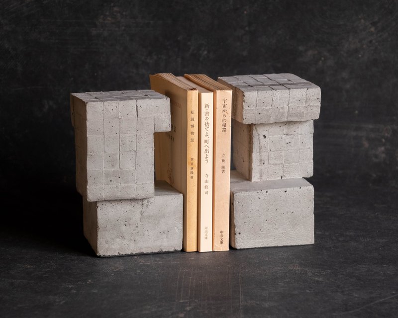 Concrete Bookend Quadrangle Sold as a single - ของวางตกแต่ง - ปูน สีเทา