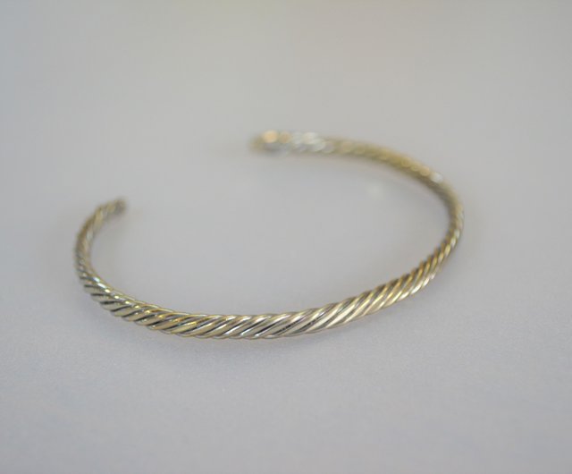 Titanium bangle deals