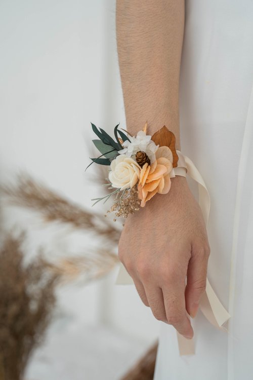 Wedding/bridal/preserved flowers/wrist flowers/wedding gifts/bridesmaid  gifts/wedding favors - Shop huayiflowerdesign Corsages - Pinkoi