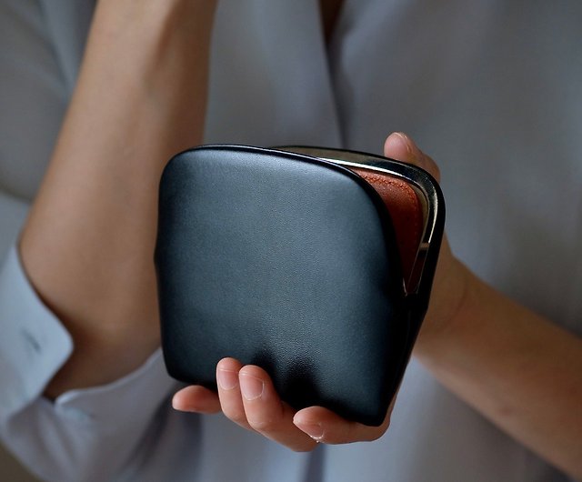 Ultra thin kisslock wallet - Shop LEPAU LEATHER CRAFT Wallets - Pinkoi