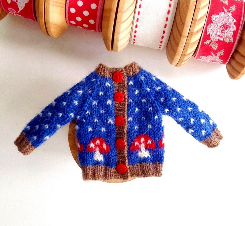 Cardigan handmade for Blythe. Blythe knitted cardigan. Blythe doll clothes. - ตุ๊กตา - ขนแกะ สีน้ำเงิน