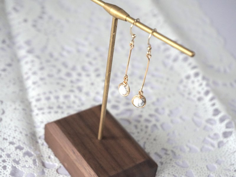 14K gold White turquoise dangle earrings - ต่างหู - เครื่องประดับ สีทอง