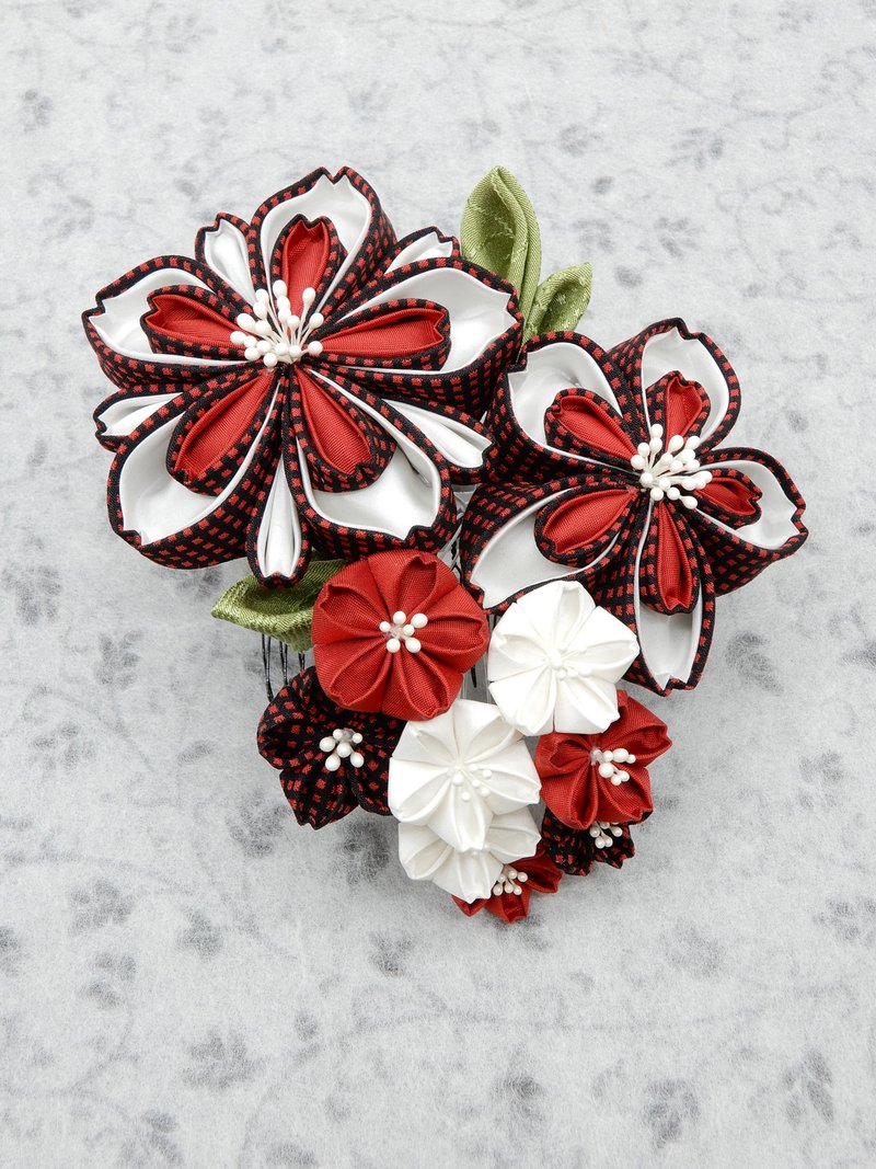 [New color] Knob work Large Sakura hair ornament [Sakuyahime, black red] - เครื่องประดับผม - ผ้าไหม สีดำ