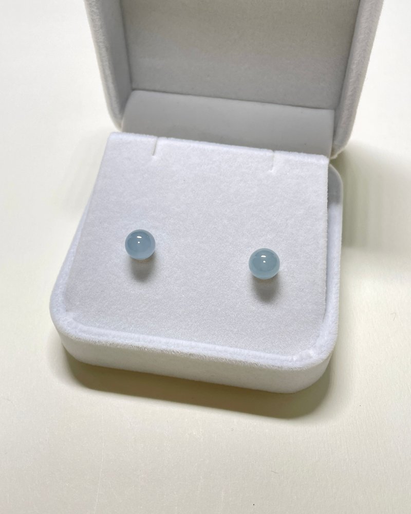 Pure 18k gold ice blue round bead jadeite stud earrings - Earrings & Clip-ons - Jade Blue