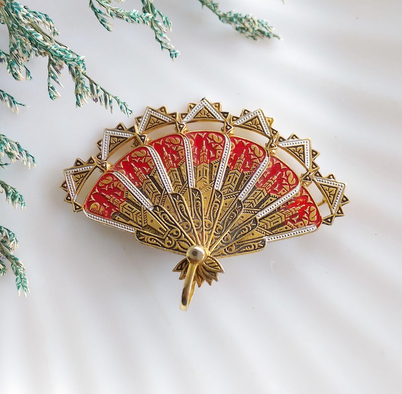 【美國西洋古董飾品】DAMASCENE 西班牙大馬士革 扇子 折扇 別針 - 徽章/別針 - 其他金屬 金色