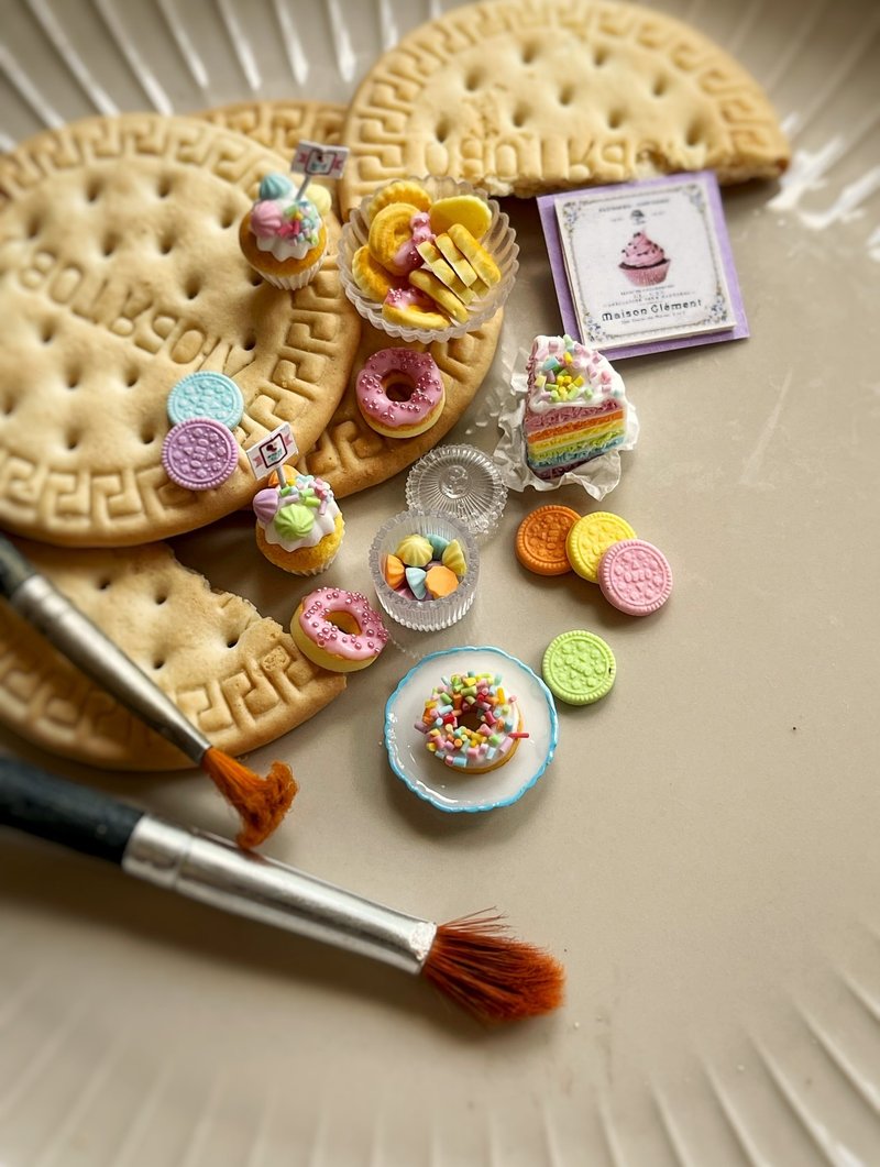 A miniature set with rainbow-colored sweets - 公仔/玩偶 - 其他材質 多色