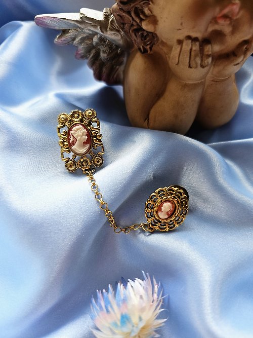 Hale黑爾典藏西洋古董 維多利亞經典仕女cameo老式雙別針衣扣/美國西洋古董飾品